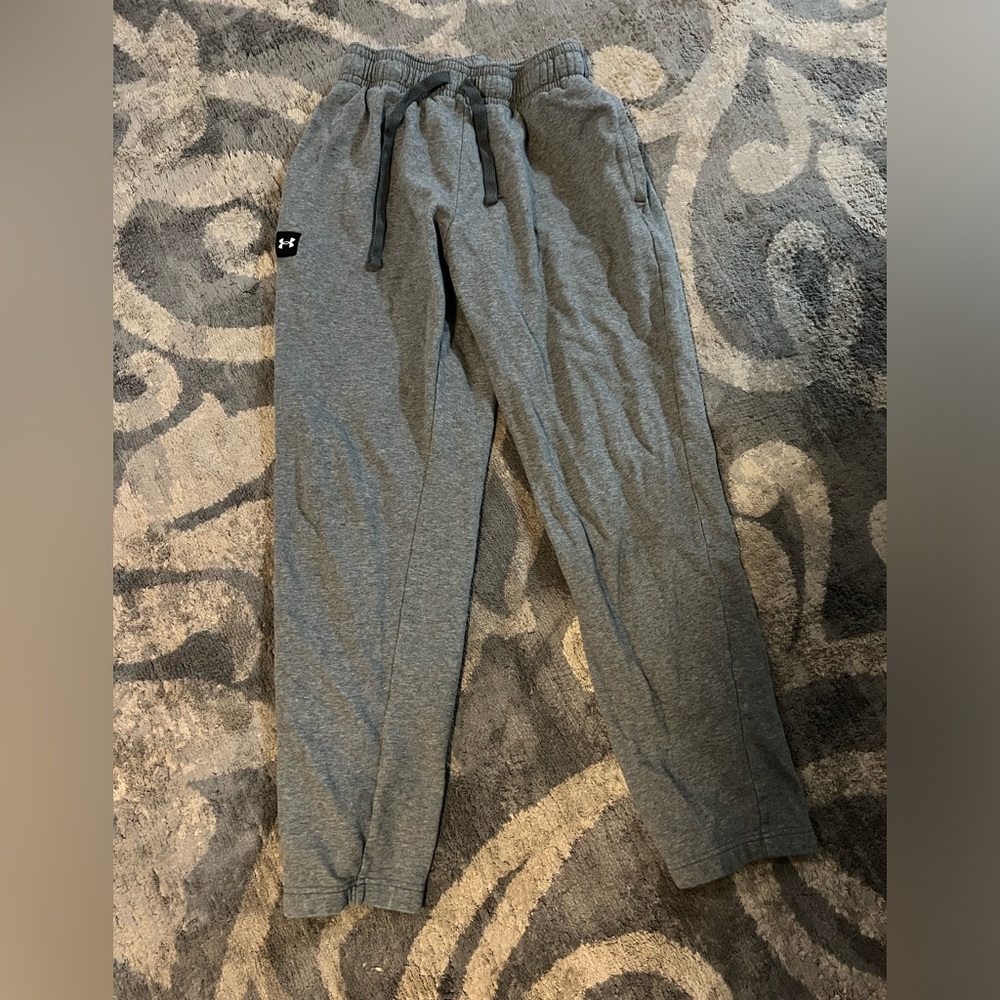 L Men’s Underarmour Sweats : Good Used Condition